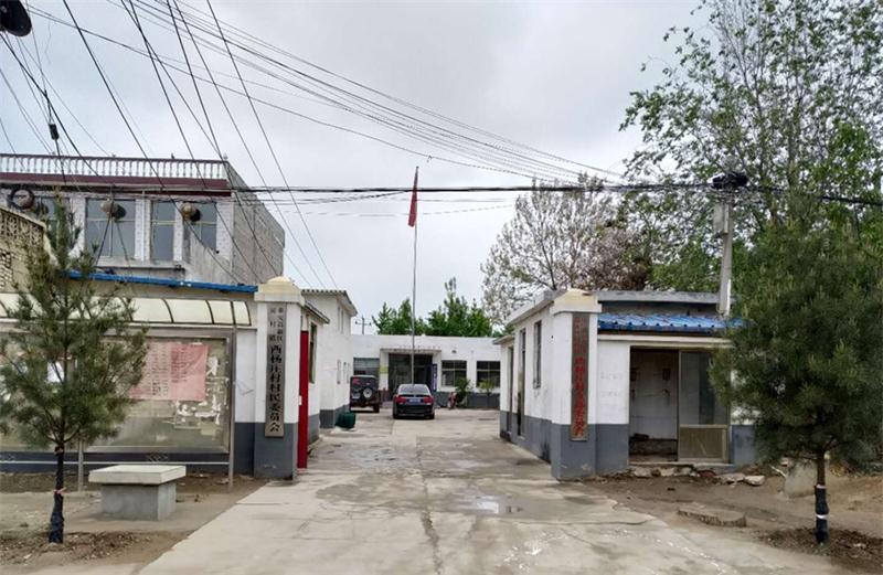 西楊莊:白云天上飄 水環(huán)莊中繞(圖1)